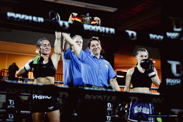 Homepage 15 Oohwee-Muay-Thai-Athena Thönes Besiegt Romina Gandenberger Von Moisy Und Holt Wmc Interstate Titel